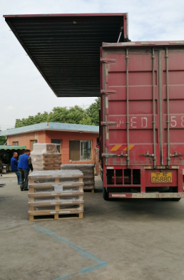 天金岡地磅裝貨中 天金岡地磅裝貨中