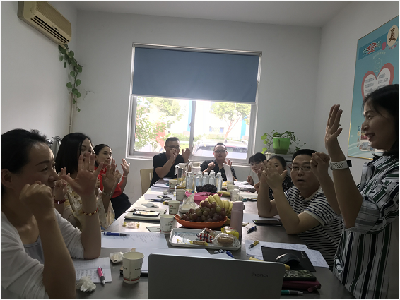 工具柜廠家天金岡與禧誠網商會外貿家人做環保手指操 工具柜廠家天金岡與禧誠網商會外貿家人做環保手指操